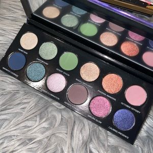 Sydney grace on the horizon palette